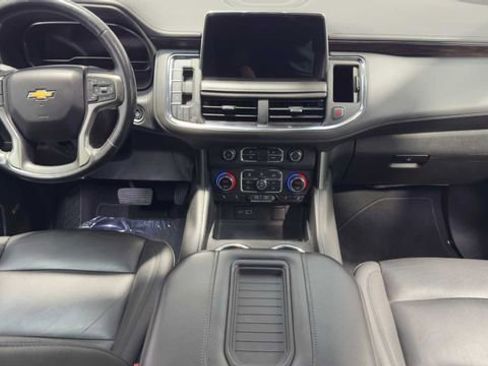 Used 2022 Chevrolet Suburban LT RWD image 20