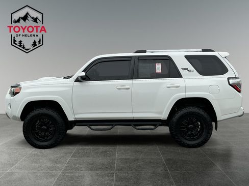 Used 2018 Toyota 4Runner TRD Off-Road AWD/4WD image 2