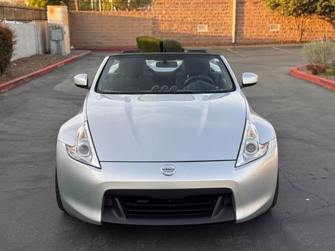 Used 2012 Nissan 370Z Roadster RWD image 26