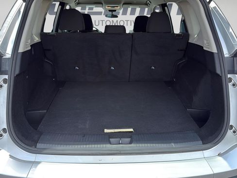 Used 2024 Nissan Rogue S AWD/4WD image 27
