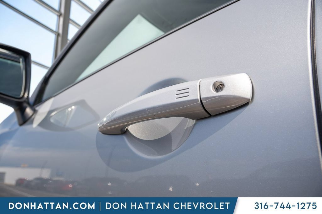 Used 2024 Nissan Pathfinder SV AWD/4WD image 37