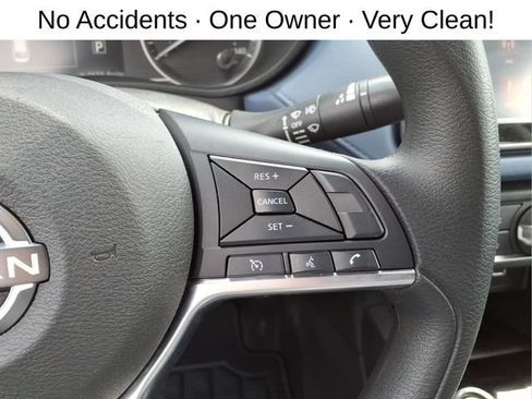 Used 2023 Nissan Versa SV FWD image 18