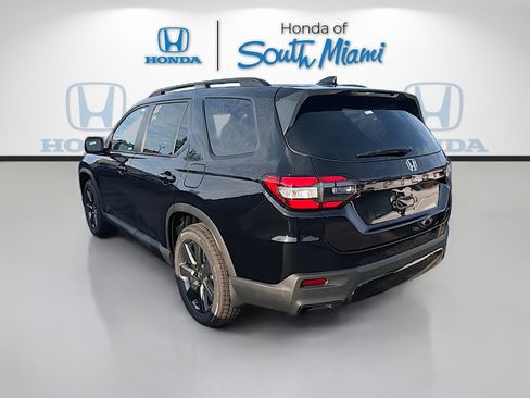 New 2026 Honda Pilot Sport image 5