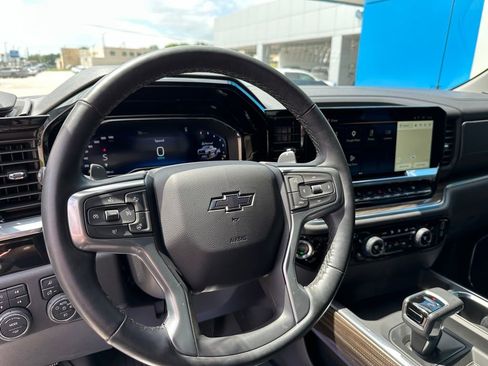 Used 2025 Chevrolet Silverado 1500 LT Trail Boss w/ Convenience Package II AWD/4WD image 28