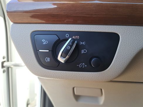 Used 2023 Audi Q5 e Premium Plus w/ Premium Plus Package image 28