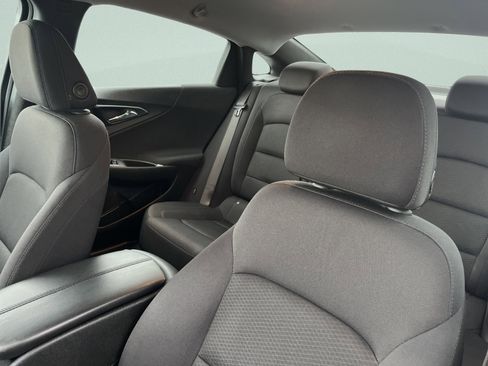 Used 2023 Chevrolet Malibu LT image 3