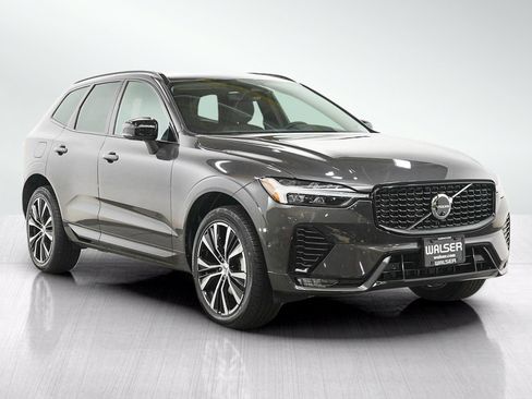 Used 2025 Volvo XC60 B5 Plus AWD/4WD image 7
