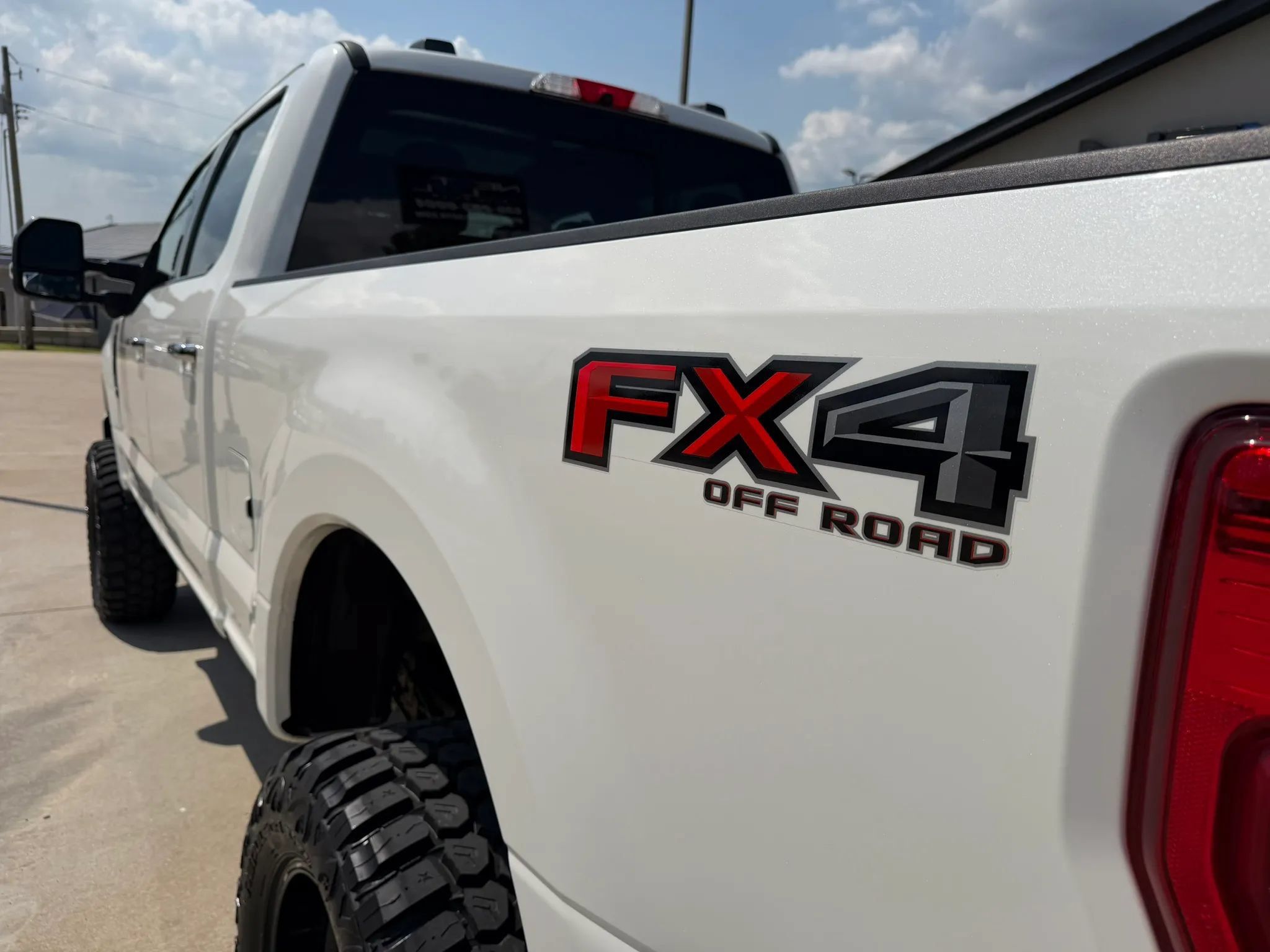 Used 2020 Ford F350 Platinum w/ FX4 Off-Road Package AWD/4WD image 69