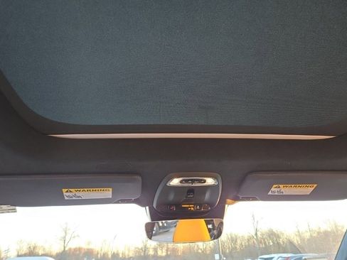 Used 2017 Volvo XC90 T8 Inscription w/ Luxury Package image 11