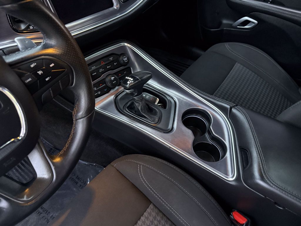 Used 2018 Dodge Challenger R/T w/ Driver Convenience Group RWD image 14