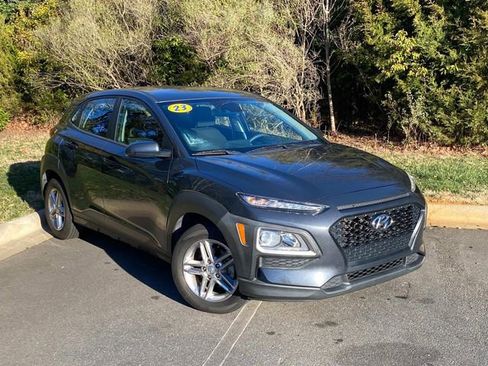 Used 2021 Hyundai Kona SE image 1