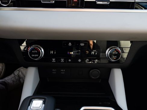 New 2026 Mitsubishi Outlander SE image 16