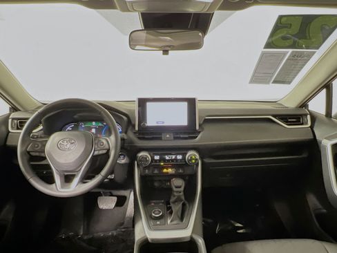 Used 2025 Toyota RAV4 XLE image 30