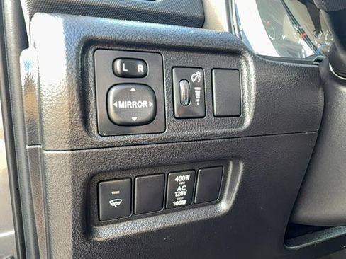 Used 2019 Toyota 4Runner TRD Off-Road Premium AWD/4WD image 18