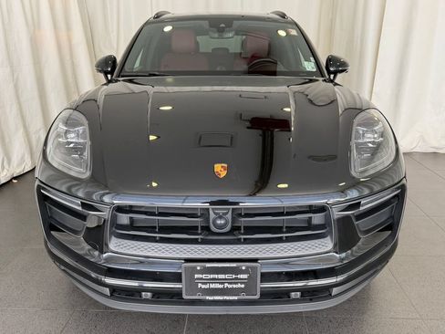 Used 2023 Porsche Macan AWD/4WD image 6