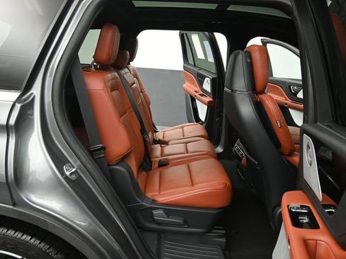 Used 2025 Lincoln Aviator Reserve w/ Equipment Group 201A image 25
