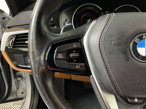 Used 2019 BMW 530e xDrive w/ Convenience Package AWD/4WD image 28