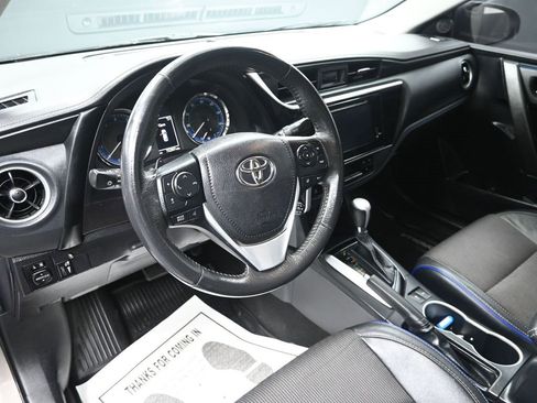 Used 2018 Toyota Corolla SE image 12
