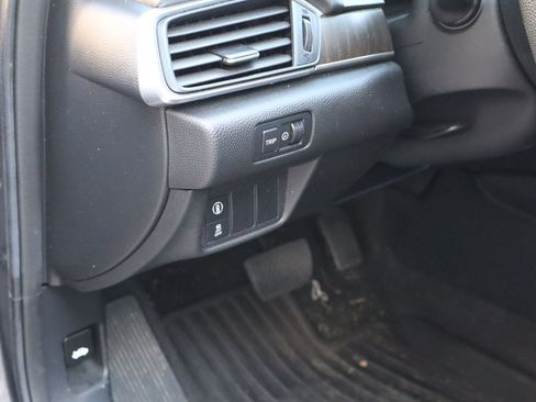 Used 2020 Honda Accord EX image 22