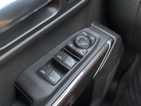 Used 2021 Chevrolet Silverado 1500 LTZ AWD/4WD image 13