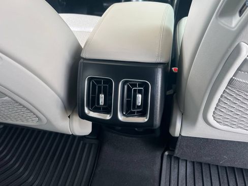 Certified 2024 Kia Sorento EX AWD/4WD image 19