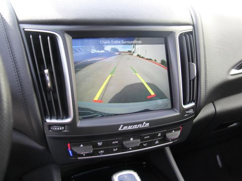 Used 2020 Maserati Levante S image 21