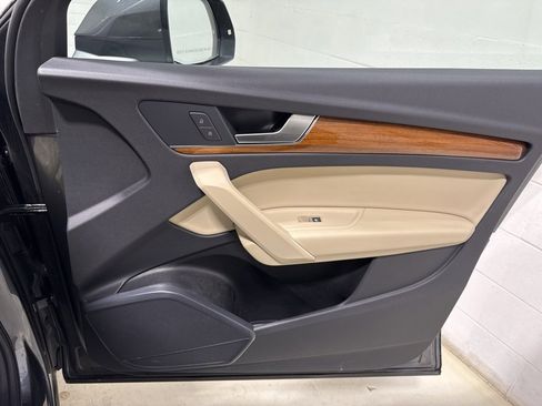 Used 2022 Audi Q5 2.0T Premium w/ Convenience Package image 37