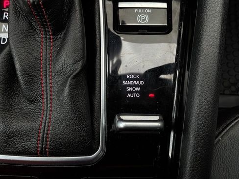 Used 2025 Jeep Compass Trailhawk image 23