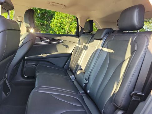 Used 2023 Lincoln Nautilus FWD image 13