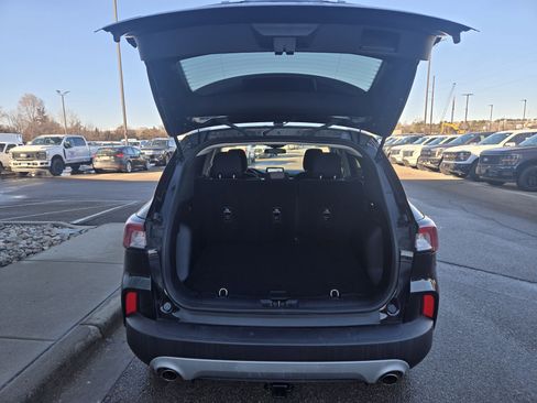 Certified 2020 Ford Escape SE image 13