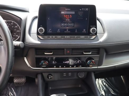 Used 2024 Nissan Rogue SV FWD image 33