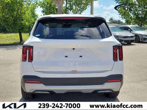 New 2026 Kia Sorento LX FWD image 5