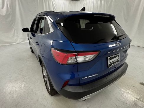 Used 2022 Ford Escape Titanium AWD/4WD image 5