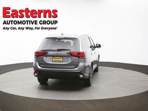 Used 2020 Mitsubishi Outlander SEL image 37