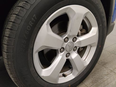 Used 2020 Jeep Compass Latitude FWD image 31