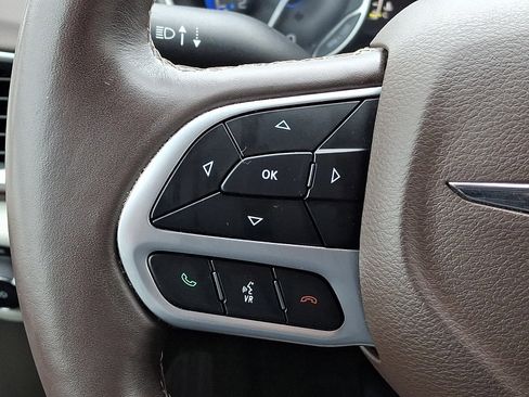 Used 2018 Chrysler Pacifica Touring-L Plus image 22