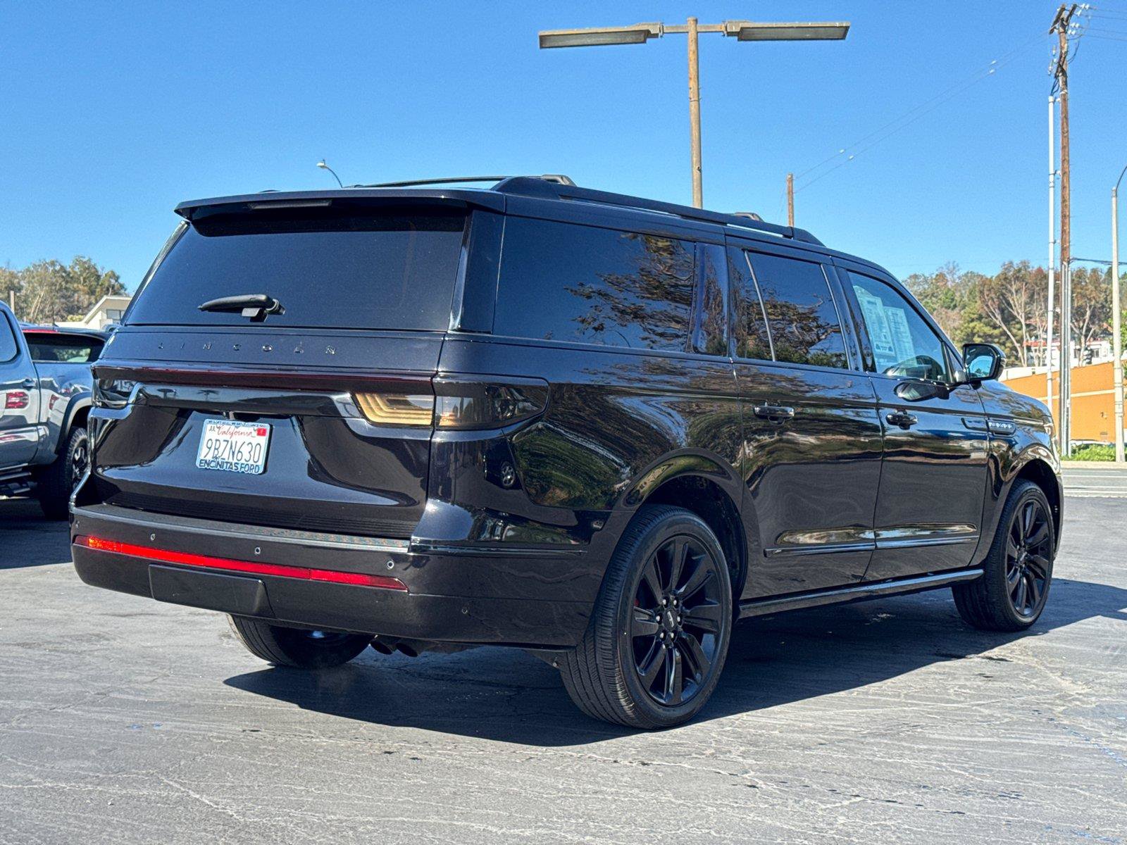 Used 2022 Lincoln Navigator L Reserve AWD/4WD image 14