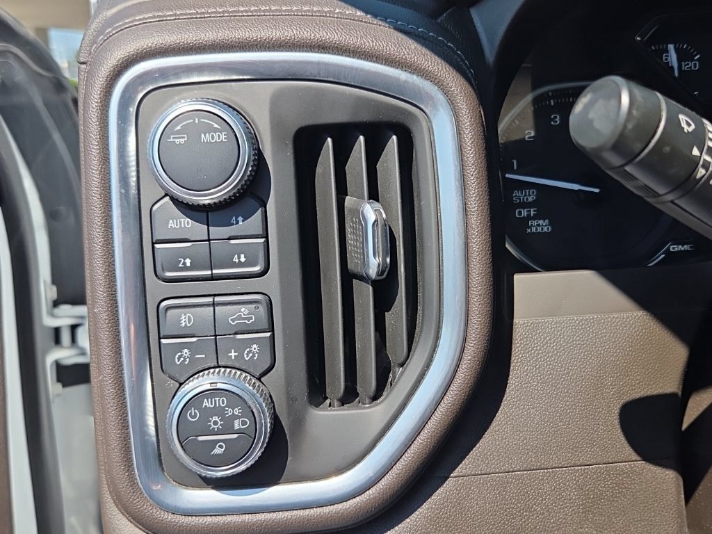 Used 2021 GMC Sierra 1500 SLT w/ SLT Premium Package AWD/4WD image 28