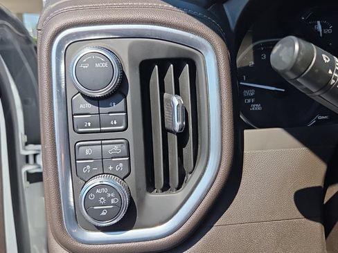 Used 2021 GMC Sierra 1500 SLT w/ SLT Premium Package AWD/4WD image 28