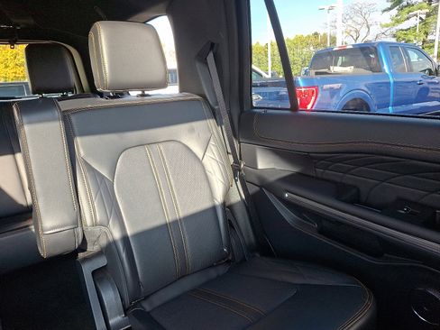 Certified 2024 Ford Expedition Platinum image 20