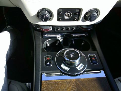 Used 2014 Rolls-Royce Wraith image 49