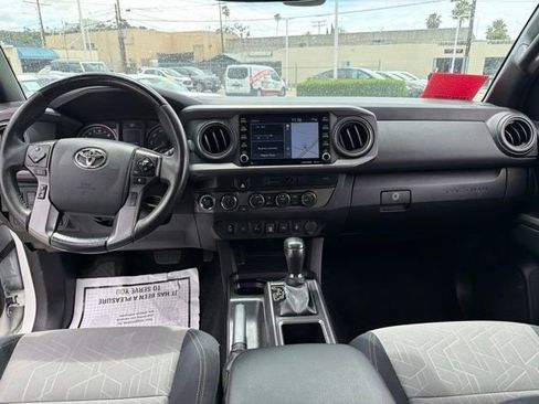 Used 2023 Toyota Tacoma TRD Off-Road w/ Advanced Technology Package AWD/4WD image 19