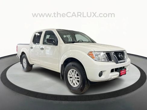 Used 2019 Nissan Frontier SV image 1