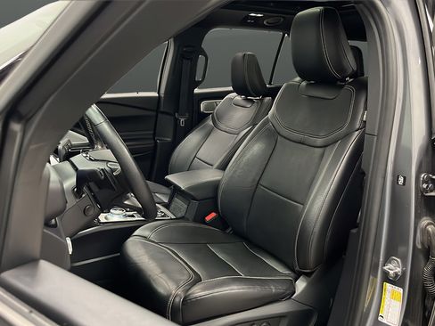 Certified 2021 Ford Explorer ST w/ Equipment Group 401A AWD/4WD image 9