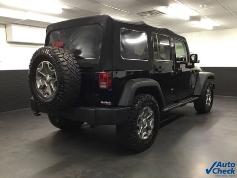 Used 2015 Jeep Wrangler Unlimited Rubicon w/ Connectivity Group image 10