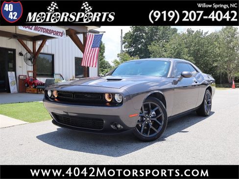 Used 2019 Dodge Challenger SXT w/ Driver Convenience Group RWD image 1
