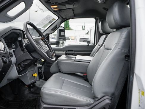 Used 2019 Ford F750 2WD Regular Cab Super Duty image 33