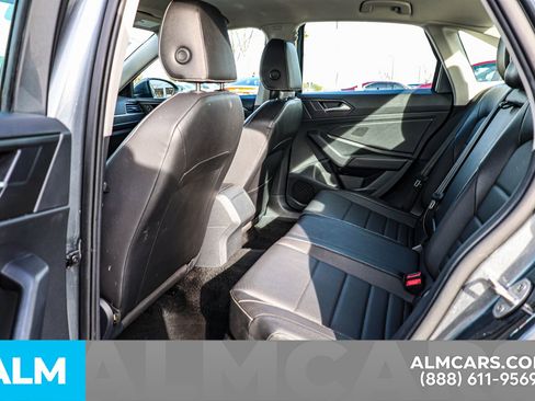 Used 2024 Volkswagen Jetta SE image 18