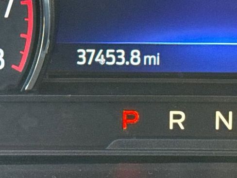 Used 2023 Ford Explorer XLT image 27