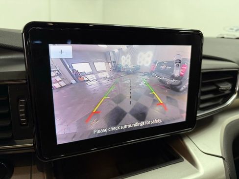 Certified 2022 Ford Explorer XLT w/ Equipment Group 202A image 6